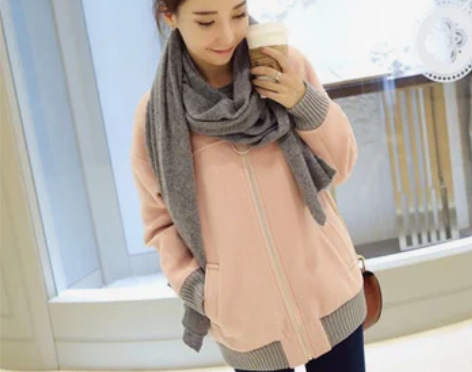 温柔软萌 活力休闲粉色羊毛呢厚款棒球服 感...