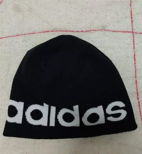 Adidas冬款帽子,网上购买正品,正常使...