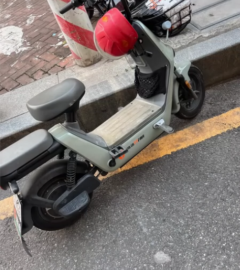 江门江海区雅迪 冠能 速达2.0电动自行车...