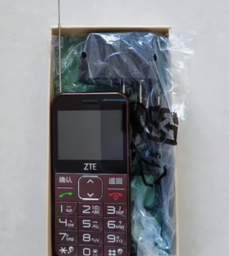 中兴守护宝2G老年机L580,9成新,大按...