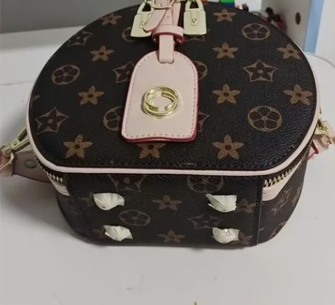 全新包包,非常好看 感兴趣的话点“我想要”...