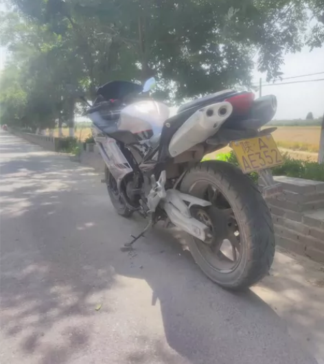 自己骑的车国产H2 国四电喷车 家里不让...