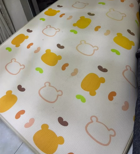 澳乐的爬行垫 无毒安全可咬的垫子哦~ 尺寸...