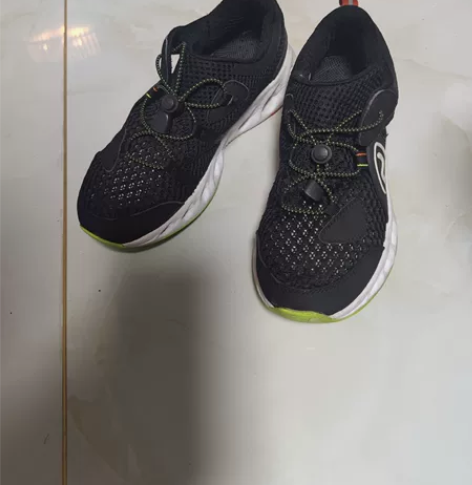 青年男鞋,成色如图,号码见图三,不刀不包邮...