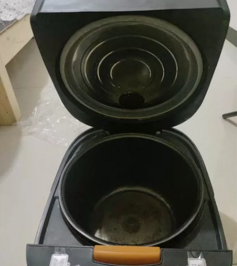 八成新飞电饭煲六升的!绝对一点毛病也没有!...