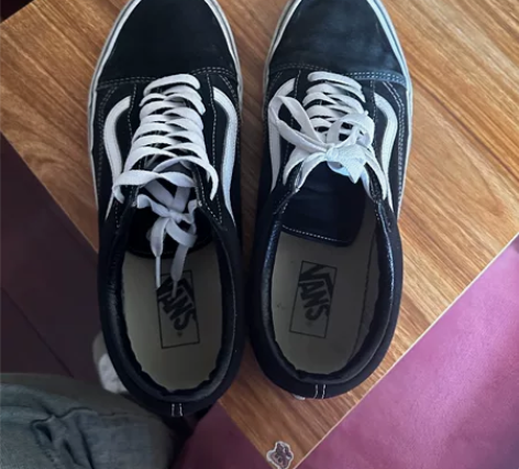 万斯黑色板鞋46码,保证正品 感兴趣的话点...
