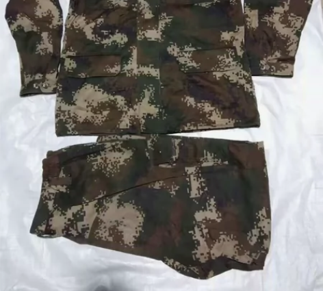 冬小花二手迷彩服,电焊工地耐脏耐穿 感兴趣...
