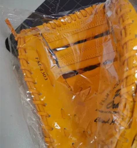 只适合垒球使用、只适合垒球使用。 (一垒手...