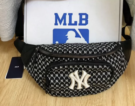 黑白MLB斜挎包没背过的,我有其他颜色,这...