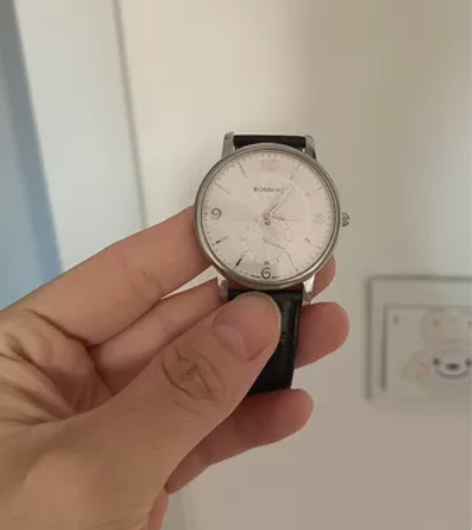 罗西尼手表换过电池,其他没毛病 感兴趣的话...