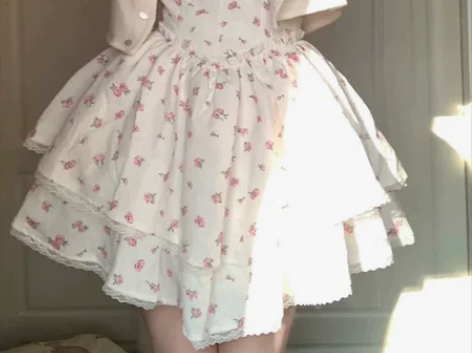 白色碎花吊带连衣裙女夏辣妹性感纯欲风收腰显...