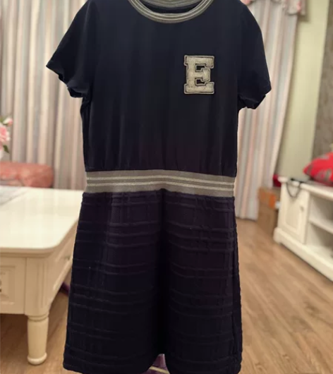 衣柜衣服太多整理出货:依恋运动风裙子7成新...