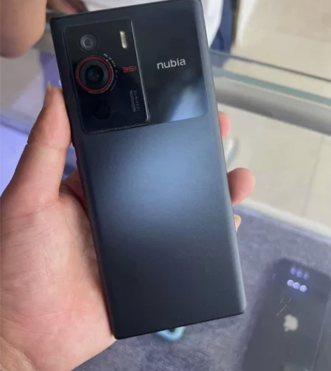 努比亚z40spro功能流畅，面容灵敏，原...