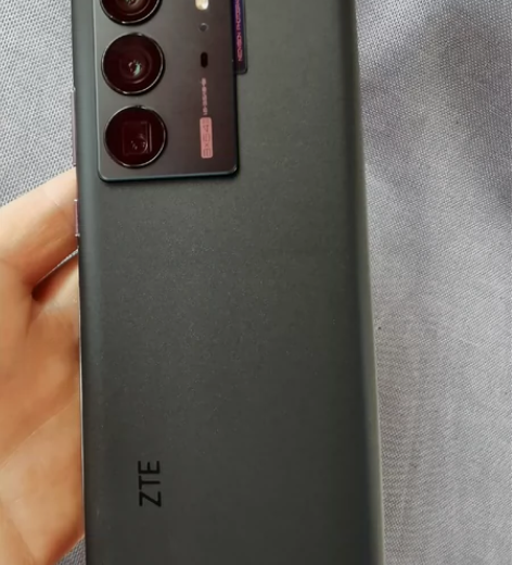 ZTE Axon 40 Ultra 黑色...
