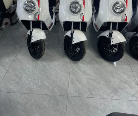 大牛 精品九成新二手电动车，手续齐全 几百...