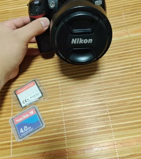 尼康 d70,有使用痕迹,镜头18-135...