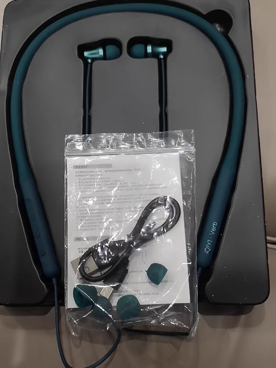 全新没有用过,因为买了蓝牙所以就一直放着,...