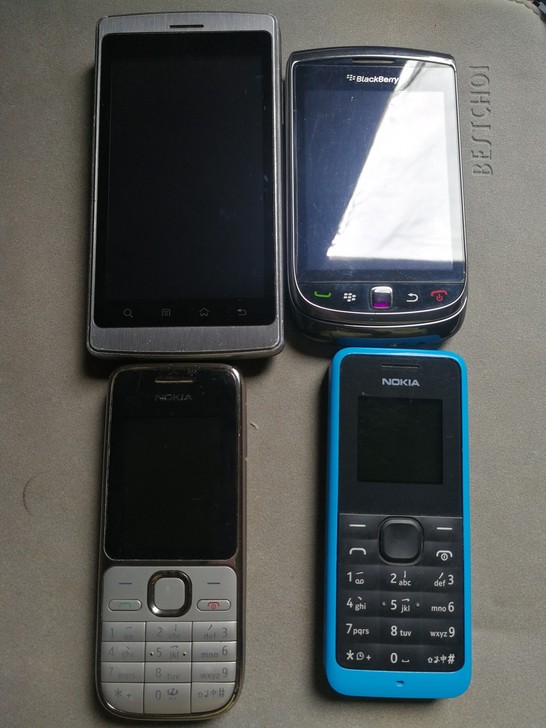 黑莓9800手机,家里闲置物品处理经典欧珀...