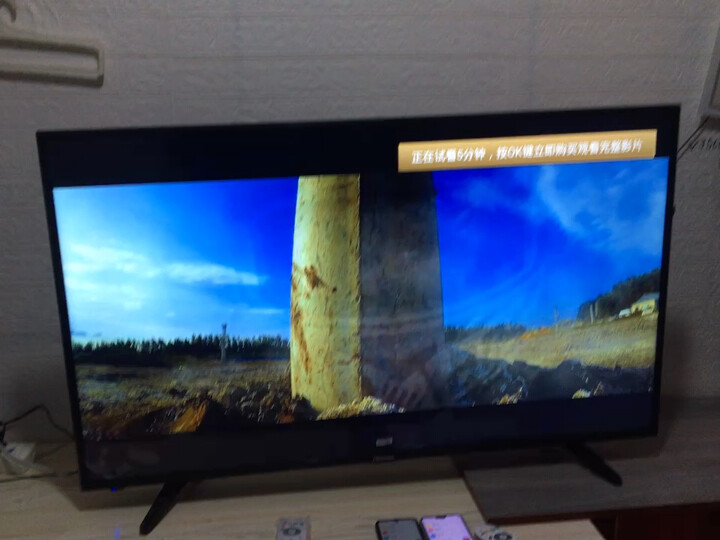 海信49寸4K超清无线网络连接手机投屏。