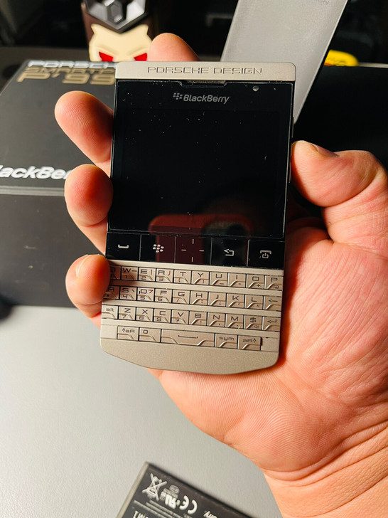 黑莓P9981 保时捷限定