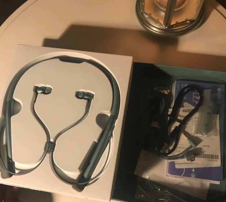 闲置转让Sony耳机挂脖式蓝牙耳机