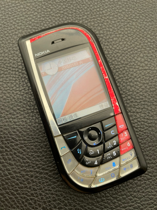 诺基亚 7610