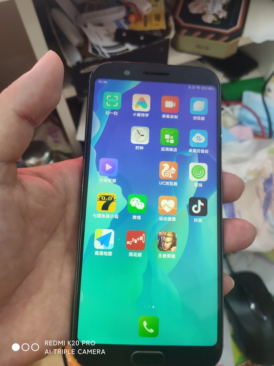 黑鲨一代,内存6+64,指纹键不能用,其他...
