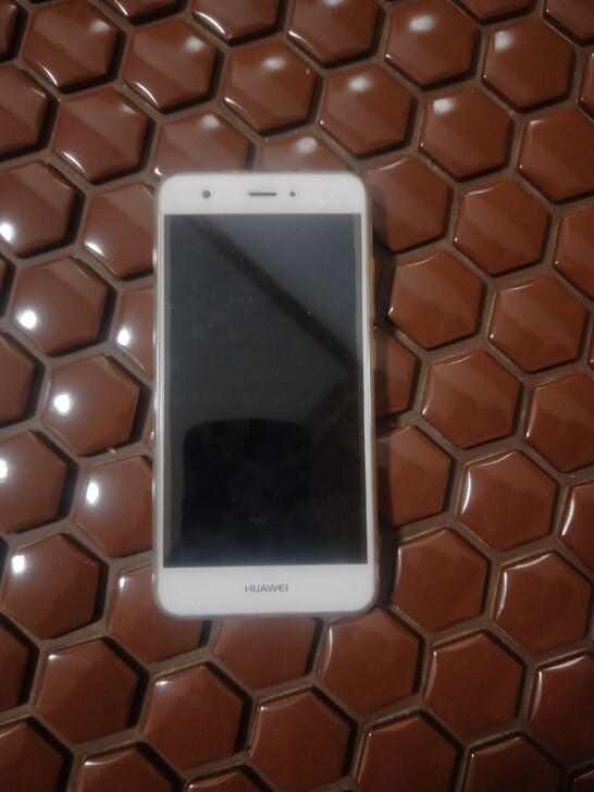 华为nova  4+64G。可以正常使用