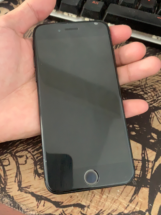 自用iPhone7。国行128g。好久没用...