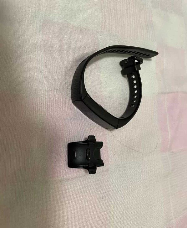 荣耀4手环 八成新 闲置出售 给钱就卖