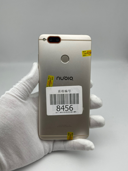 努比亚Z17mini金色6+64全好