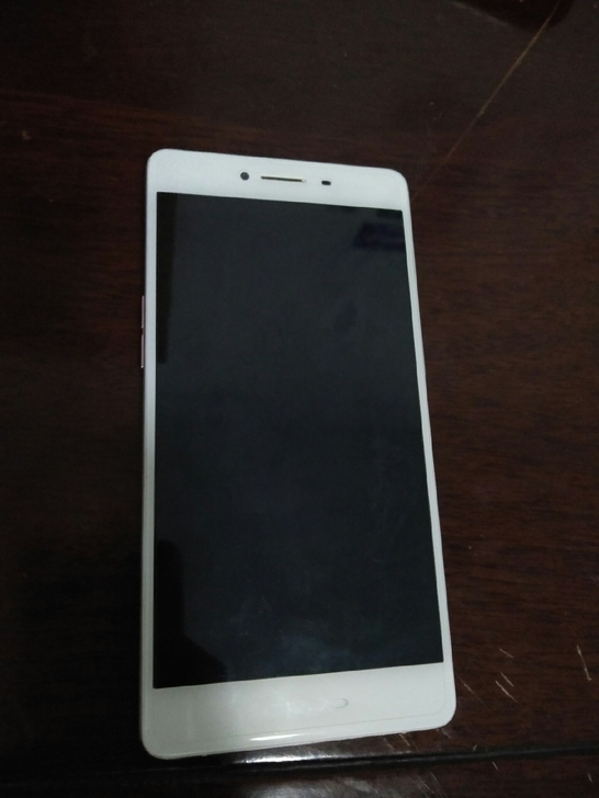 OPPO r7sm    外观尚好，一直戴...