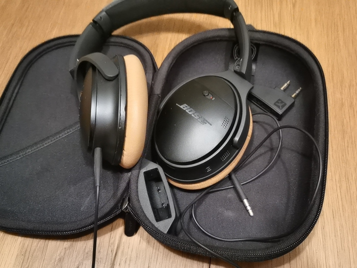 Bose Quite Comfort 35...