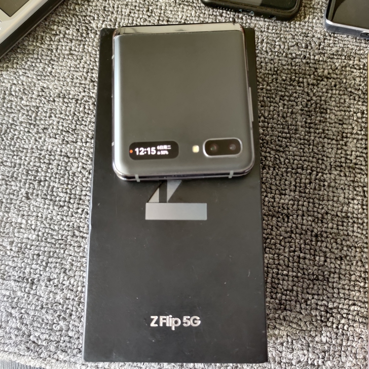 三星(SAMSUNG) Galaxy Z ...