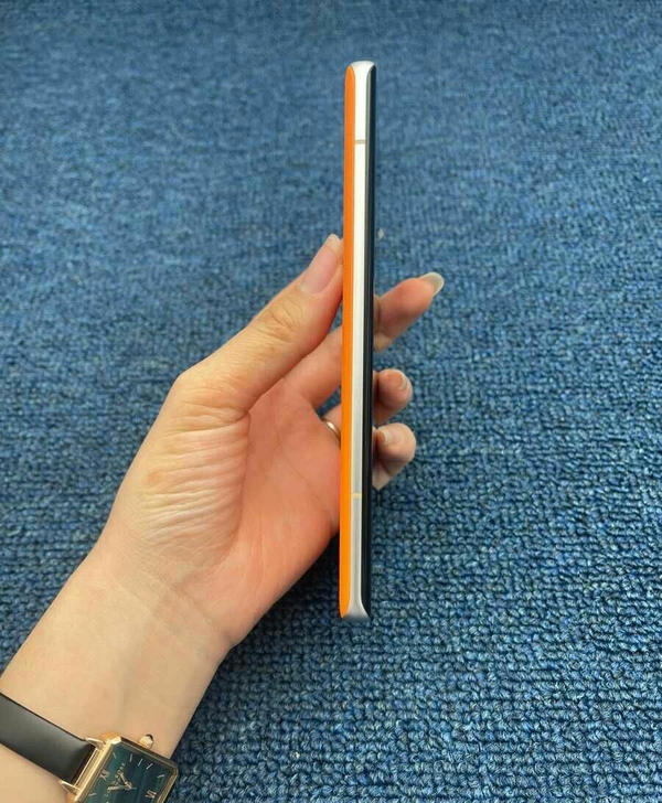 3000元，小米11pro 黑色 12+2...