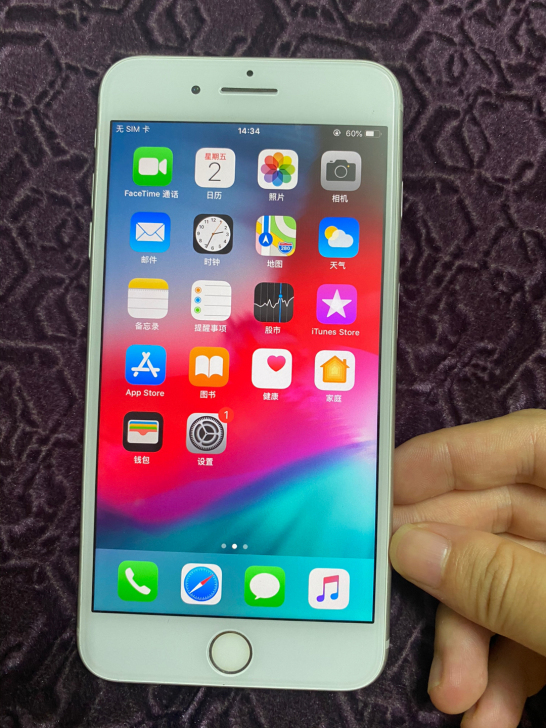 苹果8plus 64g 9成新 插卡即可使...
