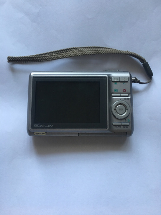 卡西欧数码相机,型号:EX-Z75。没有电...