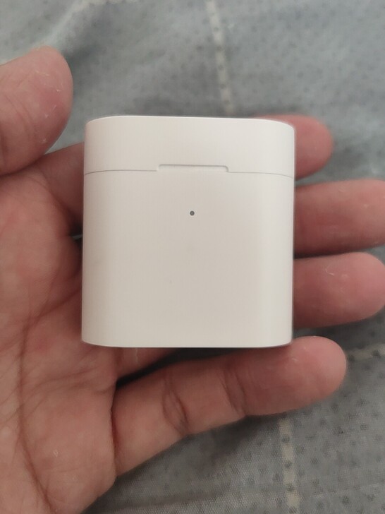 小米air2蓝牙耳机。充电仓，单充电仓60...
