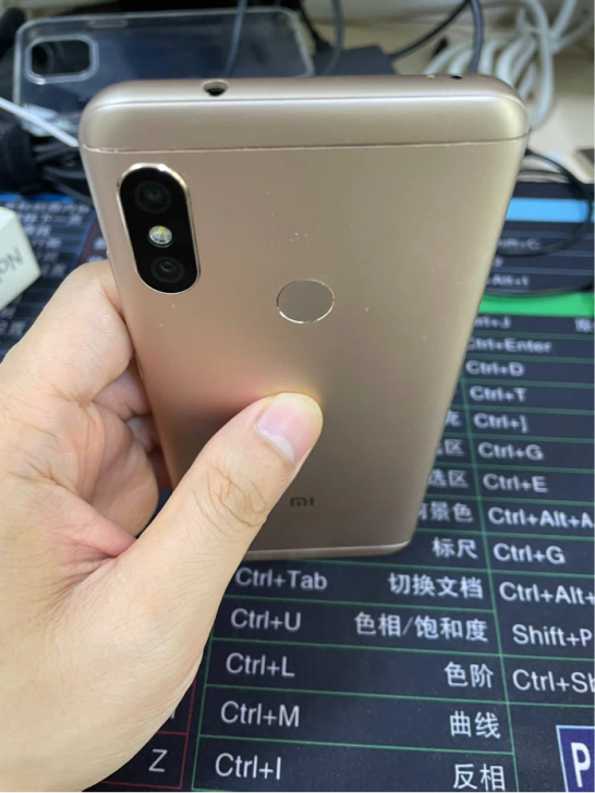 红米6pro,配置是4+32,指纹人脸解
