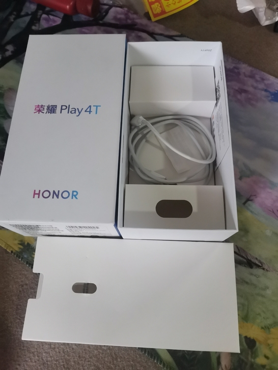 荣耀paly4t,6+64g内存,功能正常...