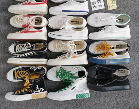 37码飞跃特价鞋，轻微瑕疵，需要请留言 感...