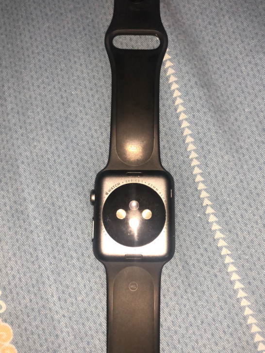 iWatch s1 42mm    八成新...