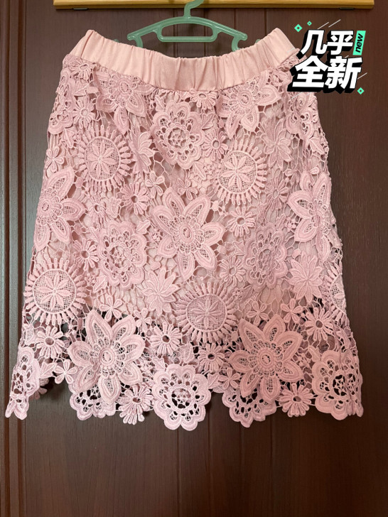 淑女蕾丝半裙，无钩丝，只穿过一次。夏天裙子...