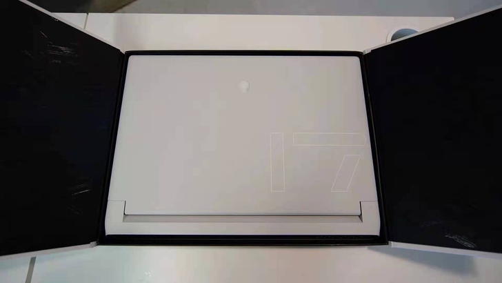 外星人Alienware x17 R1 1...