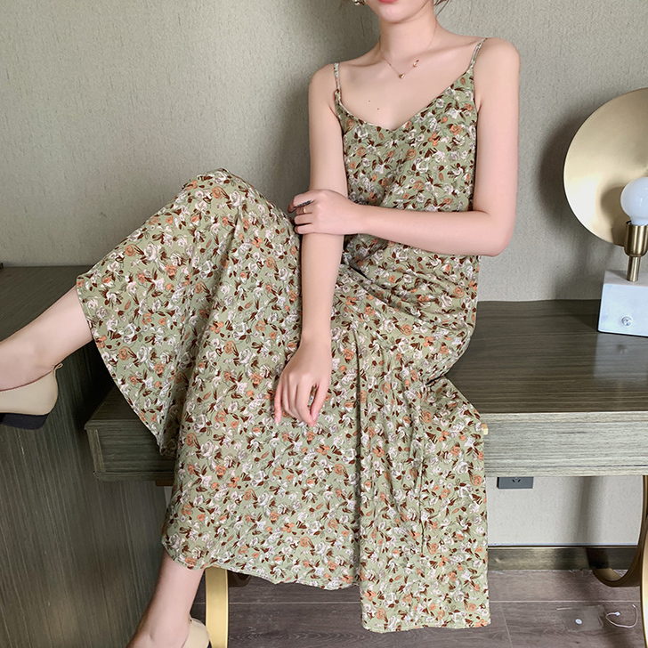 碎花吊带连衣裙女2020新款夏季裙子仙女超...