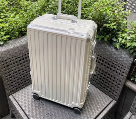 漫游铝框行李箱24寸超静音万向轮旅行箱28...
