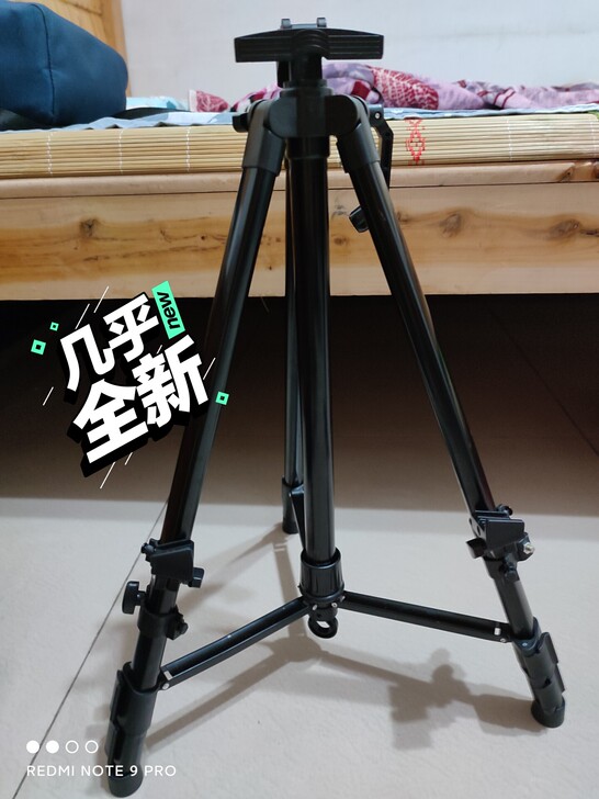 写生的时候买的便意画架,就写生的时候用过一...