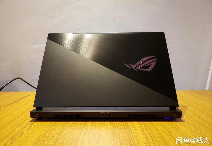 华硕冰刃3s gtx1070 轻薄电竞笔记本