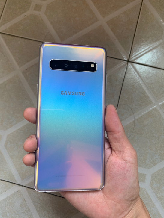 三星s105G版本，8+256g大内存。外...