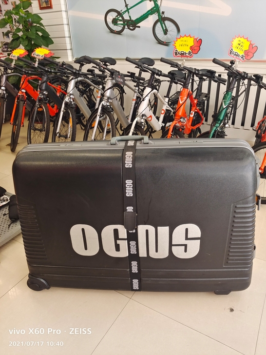 出行利器；自行车行李箱，全新样品。不含运费！